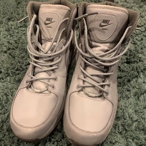 Gray Men’s Nike Winter Boots